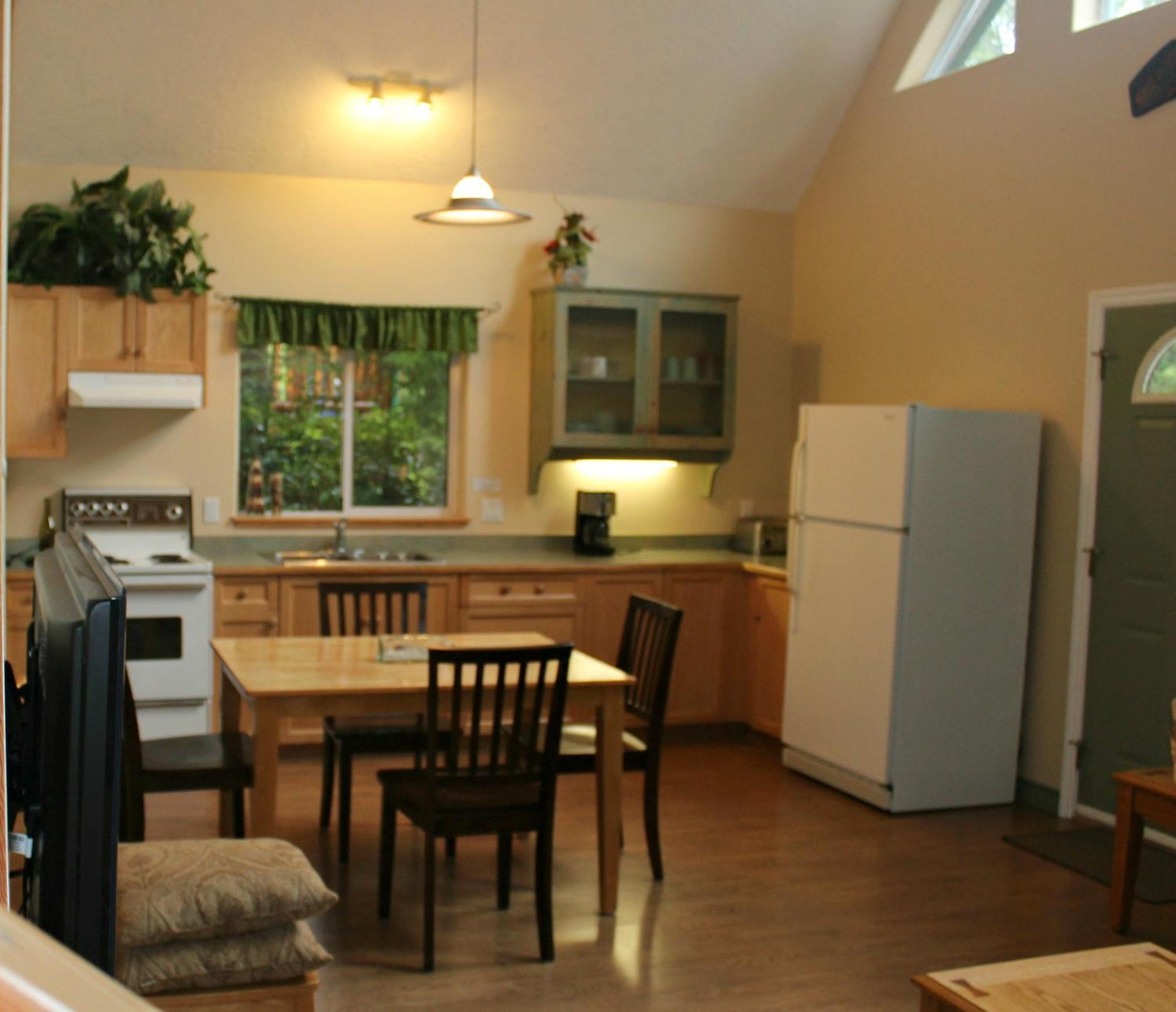 Wild Coast Wilderness Resort Port Renfrew Værelse billede