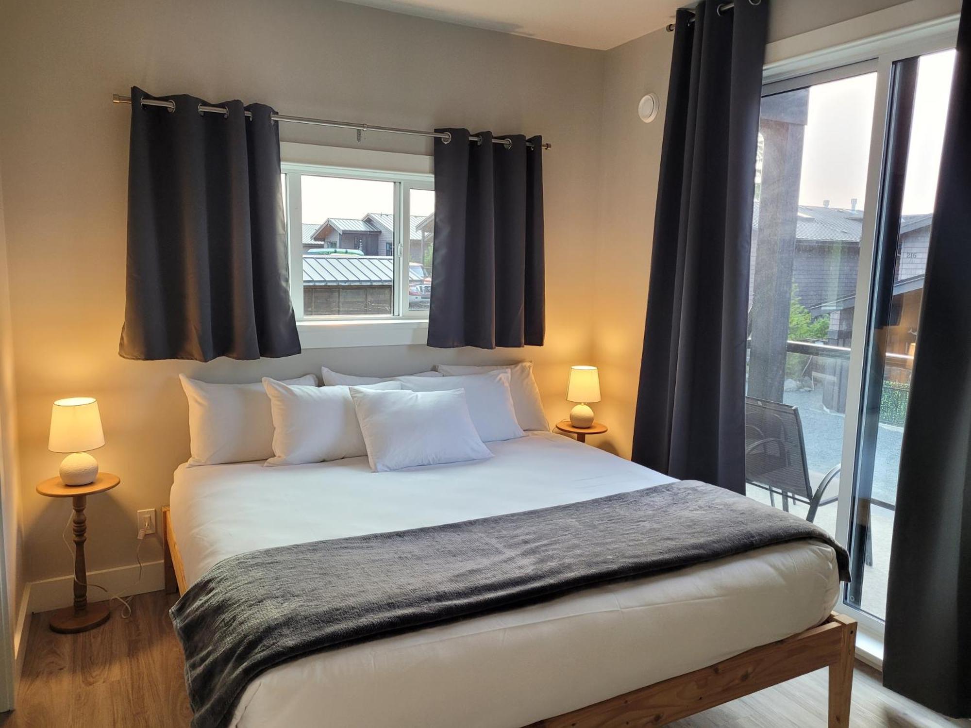 Wild Coast Wilderness Resort Port Renfrew Eksteriør billede