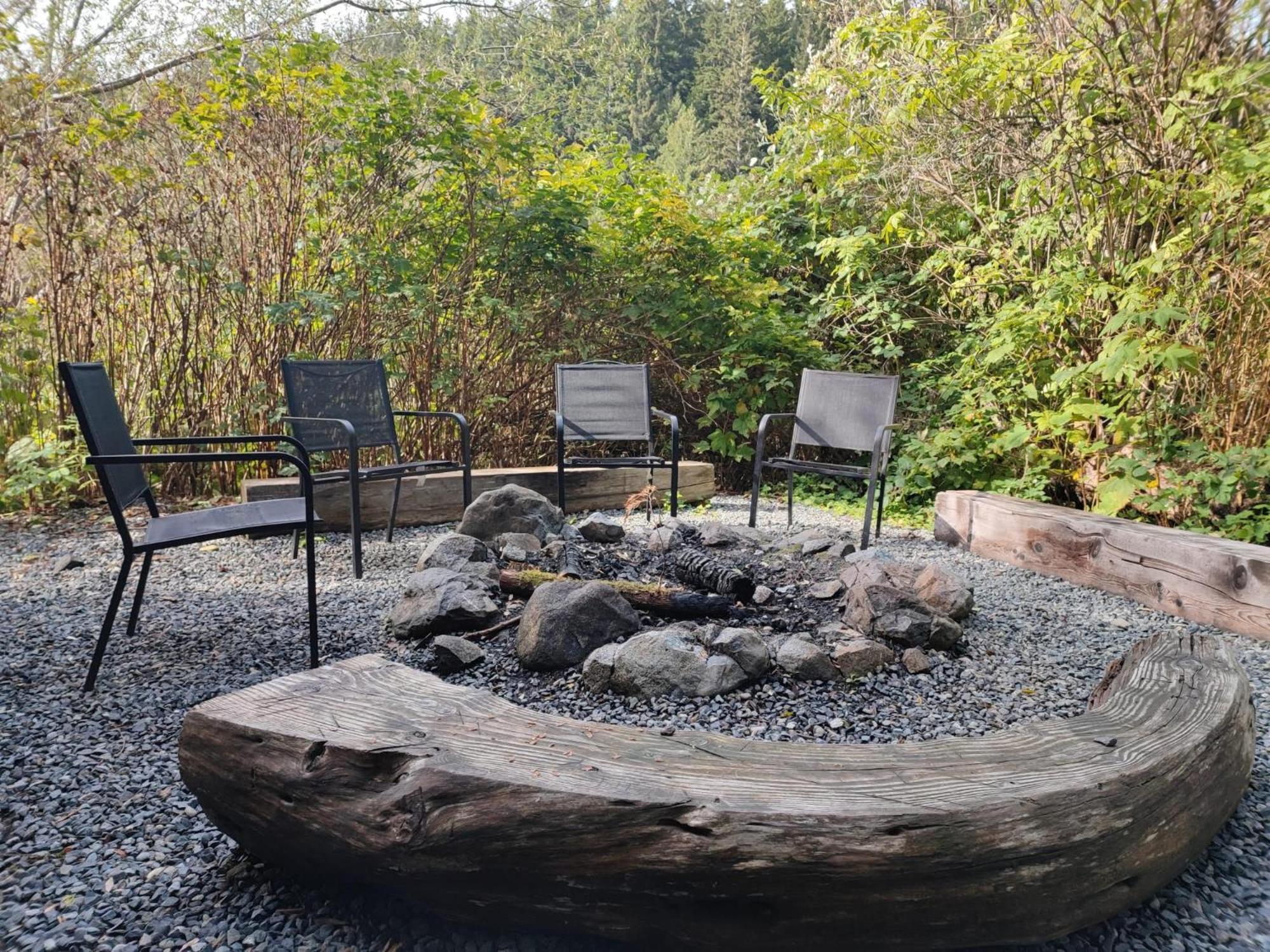 Wild Coast Wilderness Resort Port Renfrew Eksteriør billede